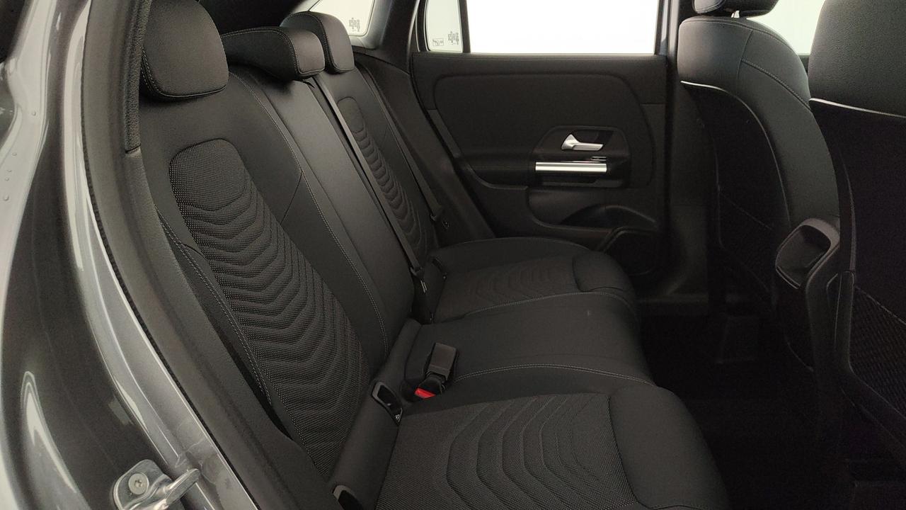 Mercedes-Benz GLA 200 d automatic