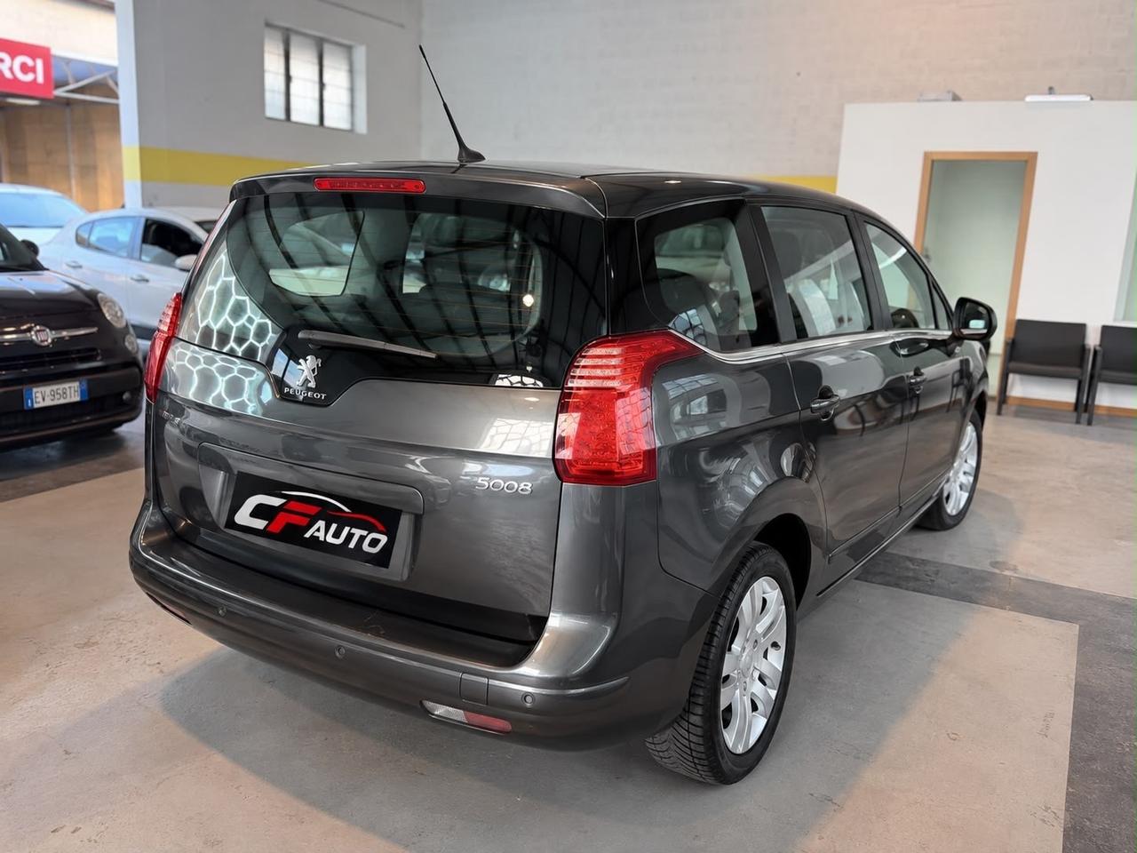 Peugeot 5008 1.6 HDi 115CV 7Posti Neopatentati