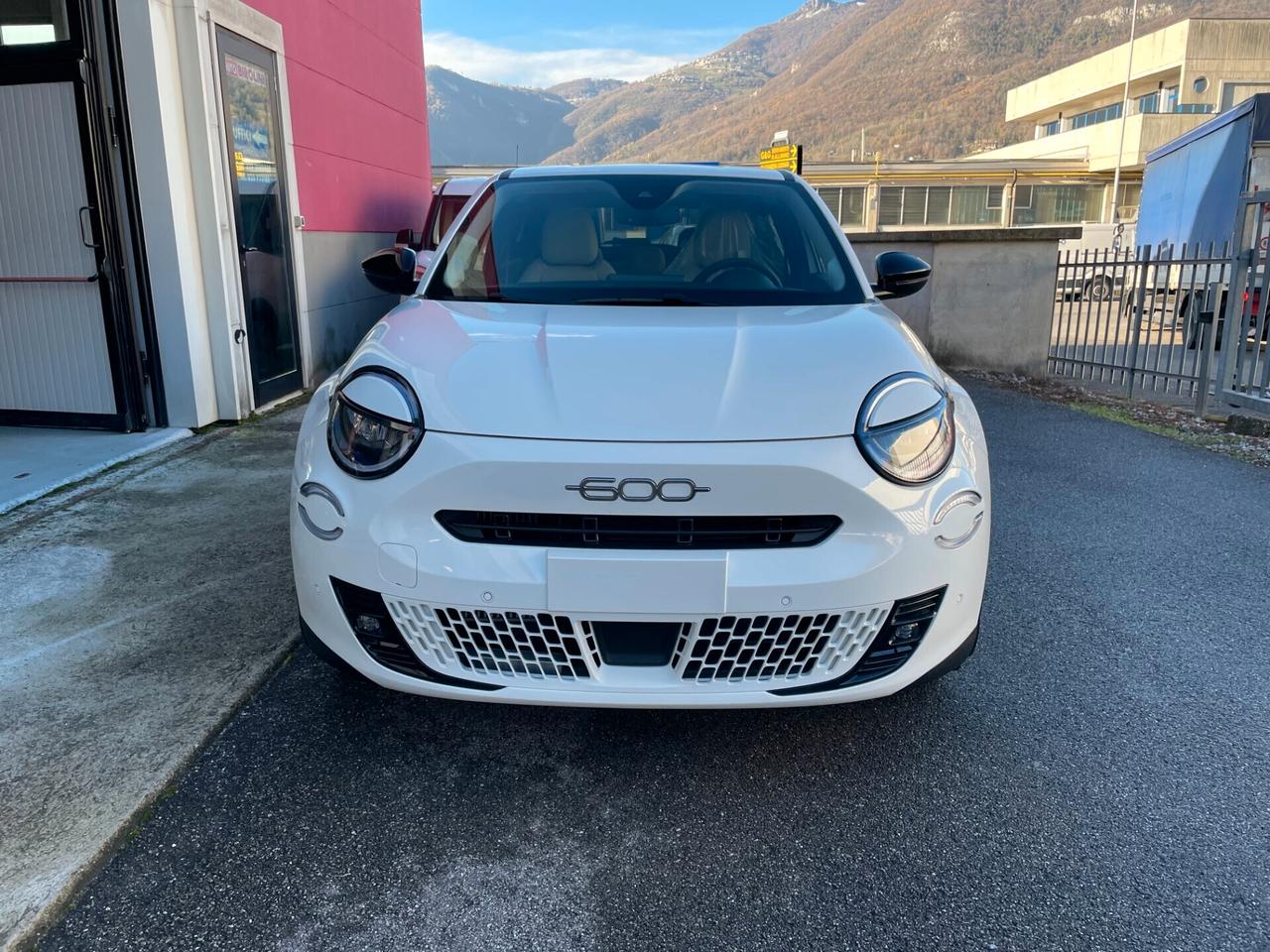 Fiat 600 Hybrid 145 CV DCT MHEV La Prima