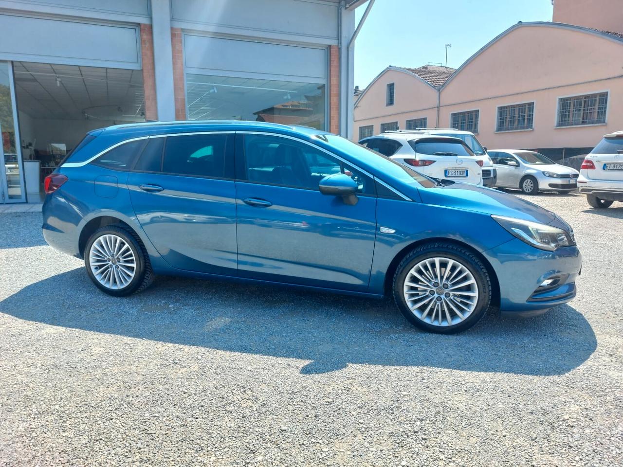 Opel Astra 1.6 CDTI Sports Tourer Cosmo