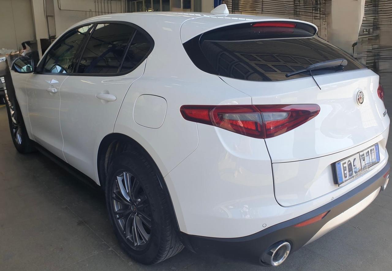 Stelvio 2.2 Turbodiesel 150 CV AT8 RWD Super