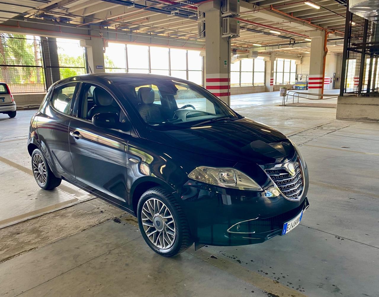 Lancia Ypsilon 1.3 MJT 5 porte S&S Platinum