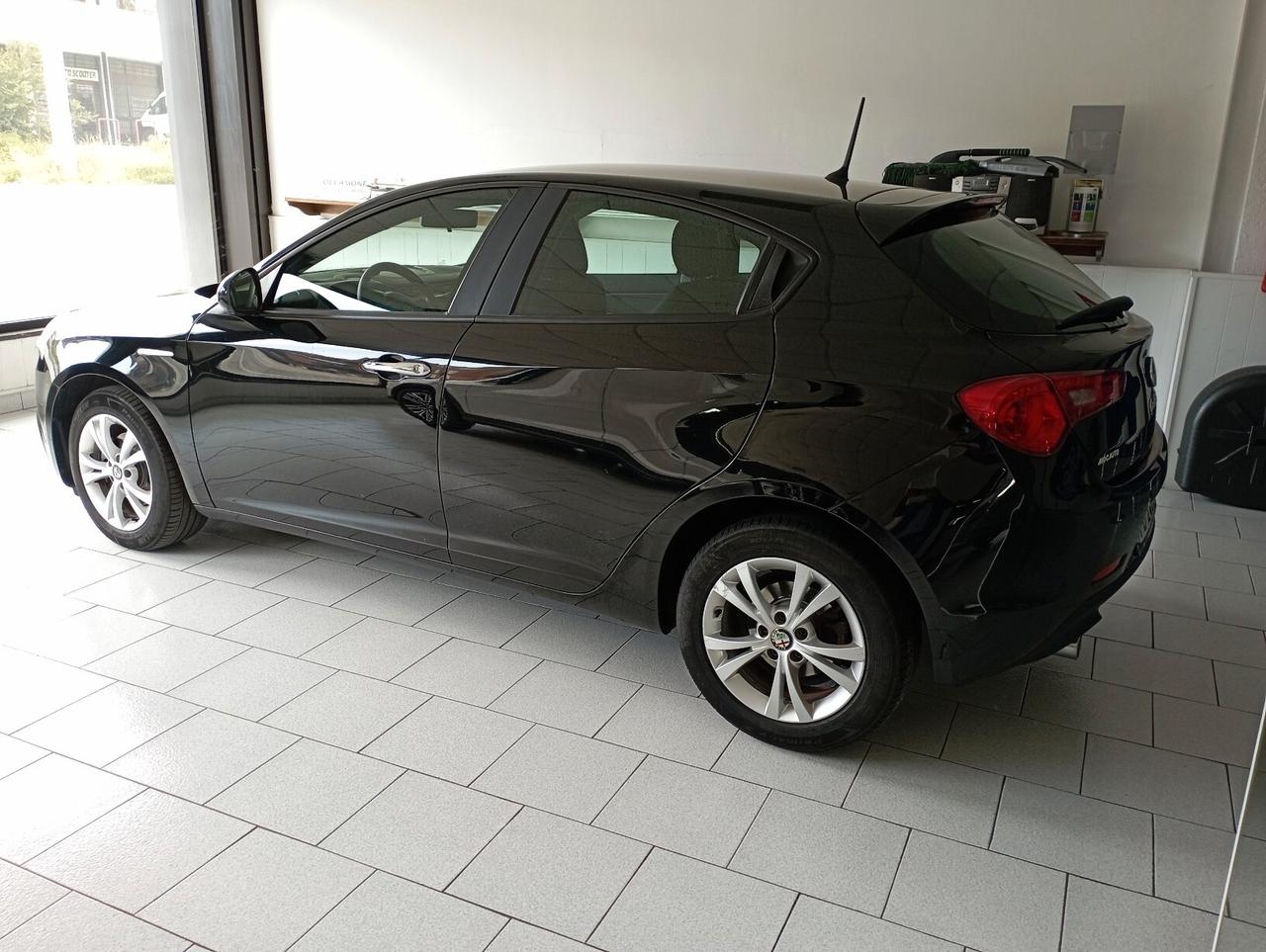 Alfa Romeo Giulietta 1.6 JTDm-2 120 CV Distinctive