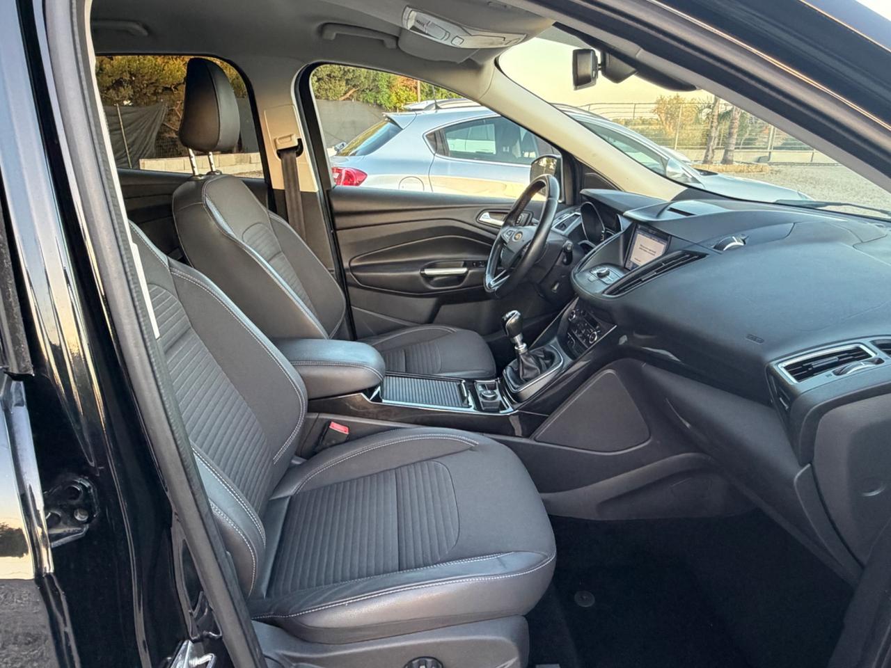 Ford Kuga 1.5 TDCI 120 CV S&S 2WD Titanium