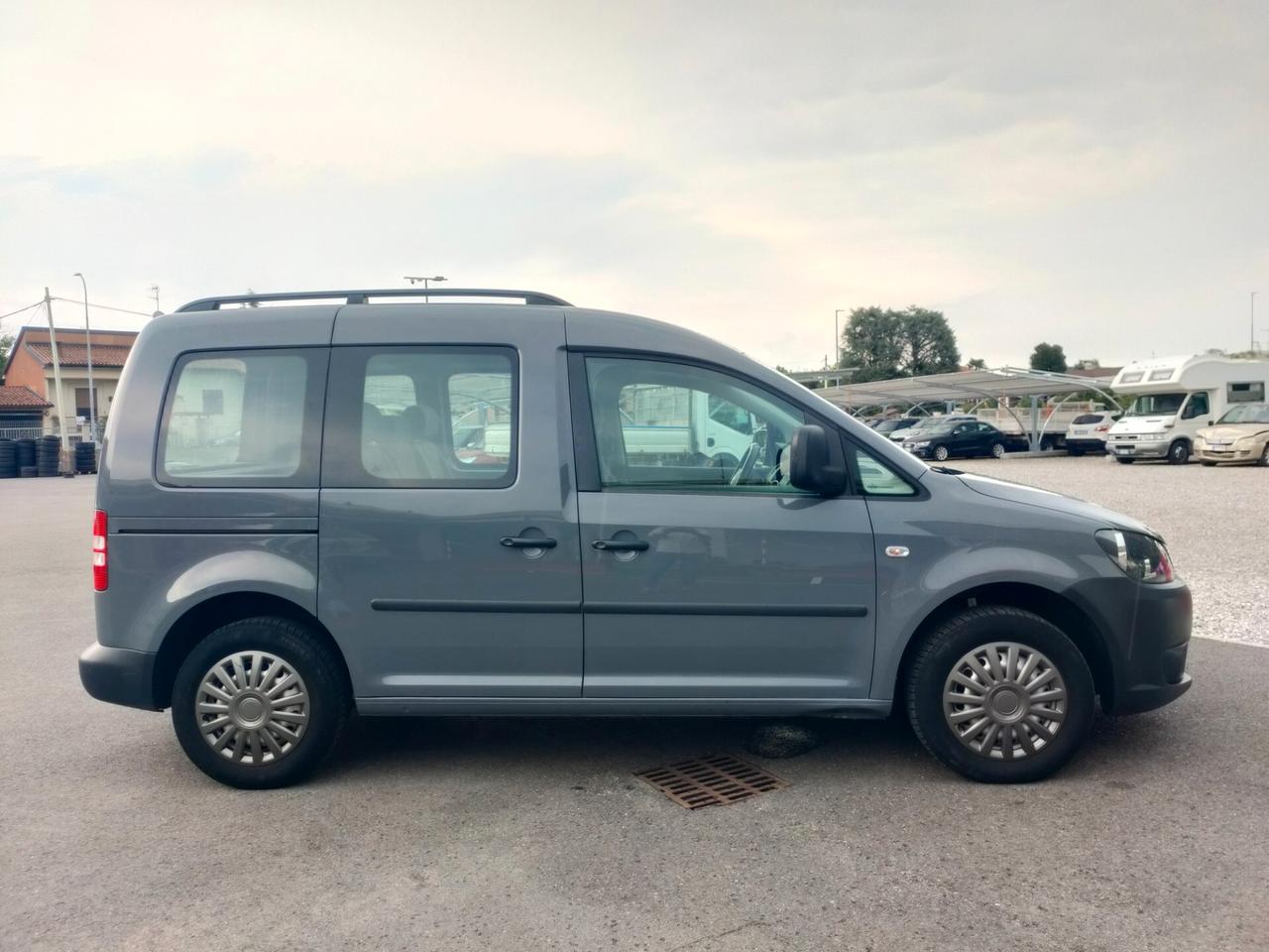 Volkswagen Caddy 1.6 TDI 75 CV 5posti. Trendline autocarro cinghia sostituita