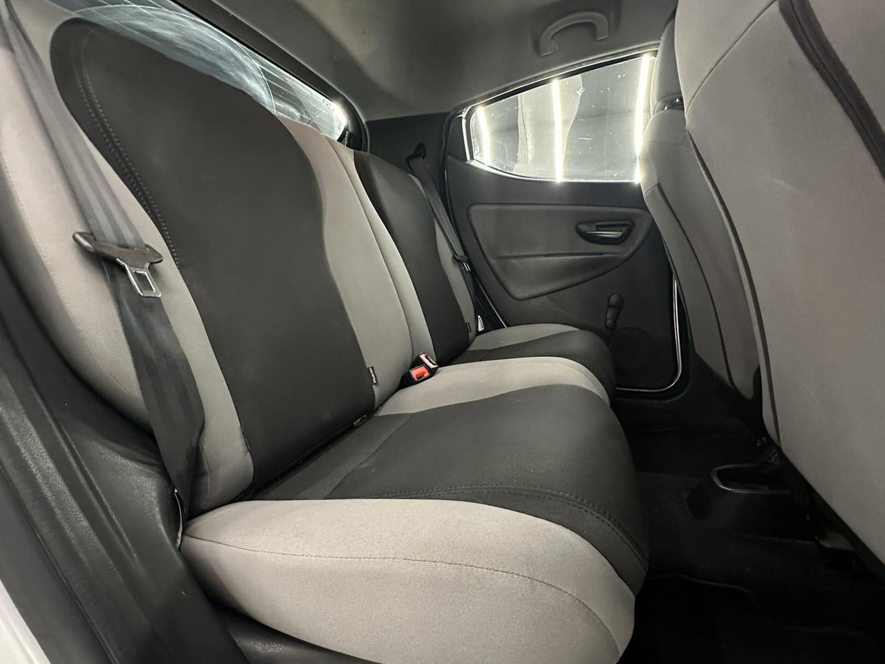 Lancia Ypsilon 1.2 69cv KM CERTIFICATI-NEOPATENTANTI-PERMUTE