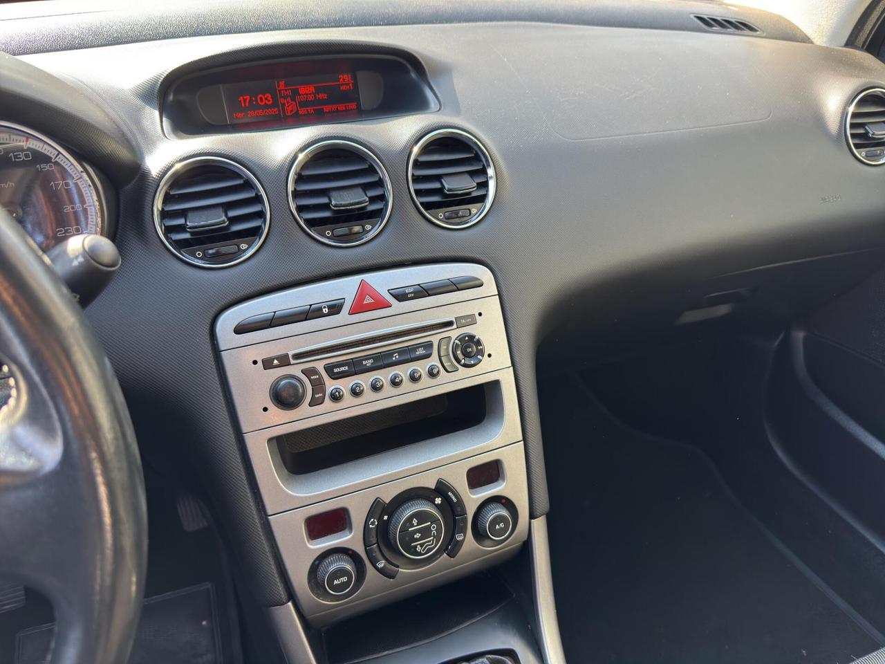 Peugeot 308 5p 1.6 93cv hdi 8v Active 2012