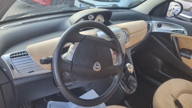 LANCIA Ypsilon 1.3 MJT 75 CV MomoDesign