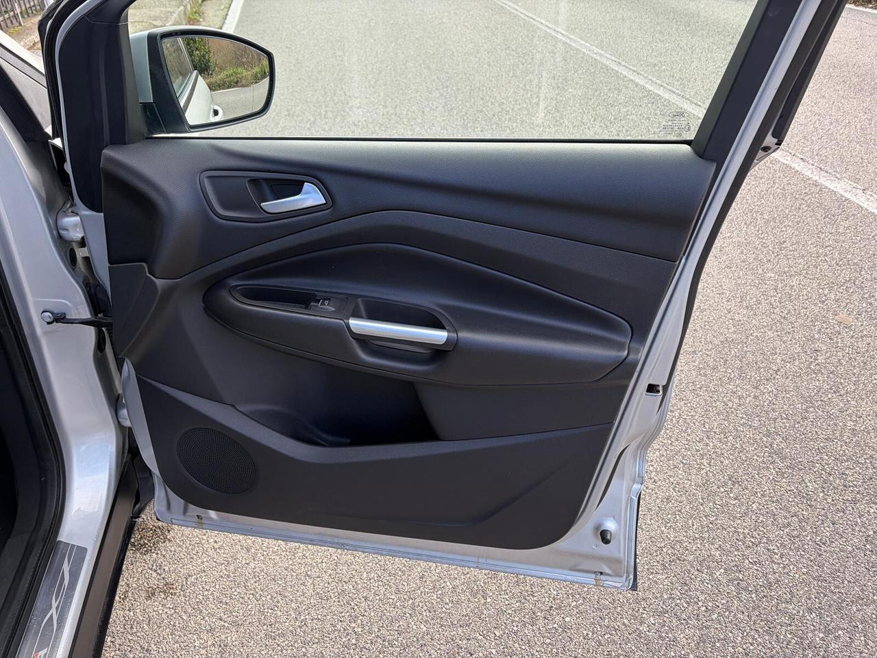 Ford Kuga 2.0 TDCI 150CV S&S 4WD Titanium