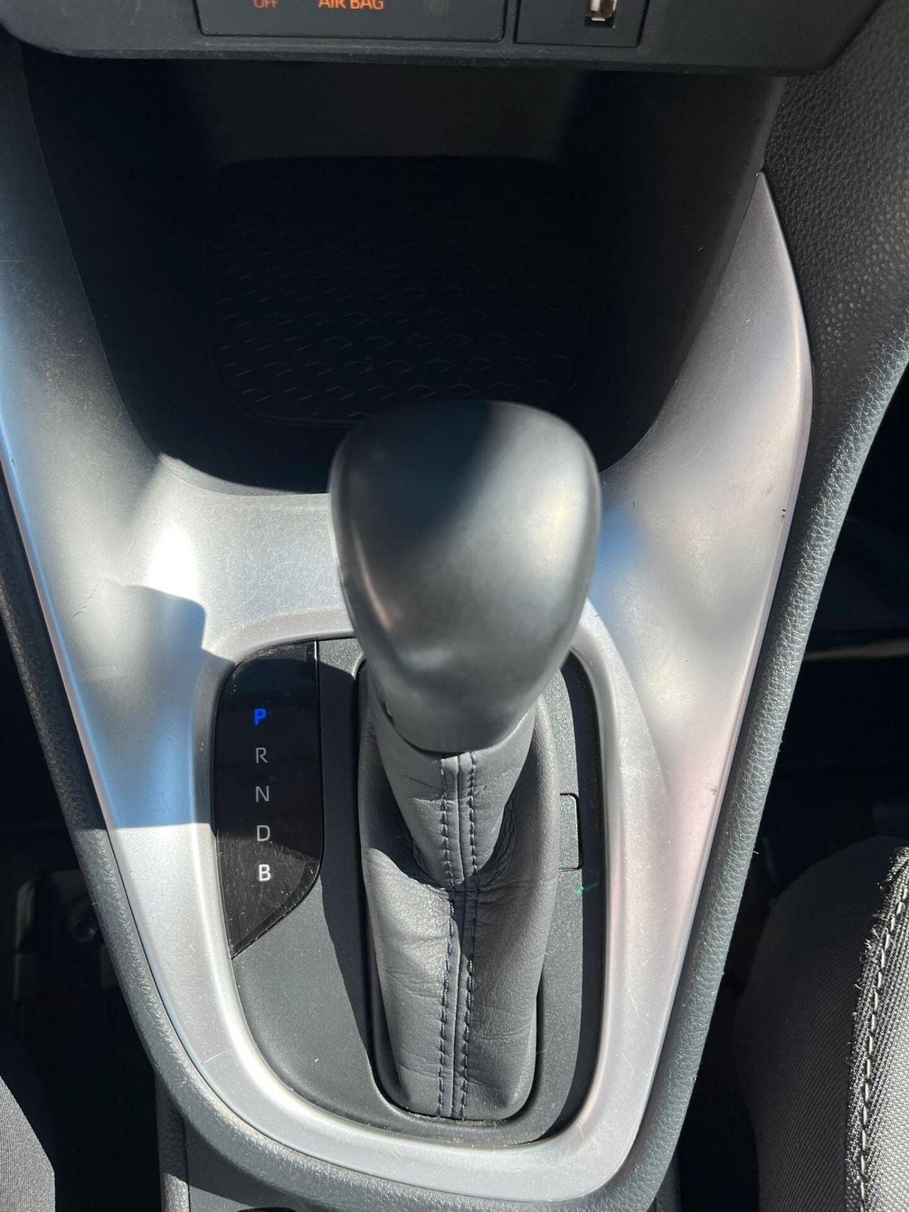 Toyota Yaris 1.5 Hybrid 5 porte Business