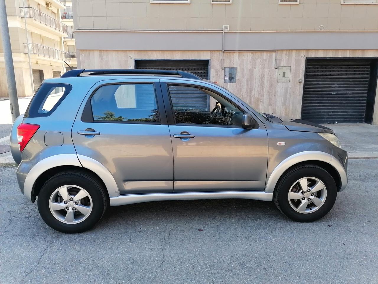 Daihatsu Terios 1.5 BENZ/GPL 105CV 4x4