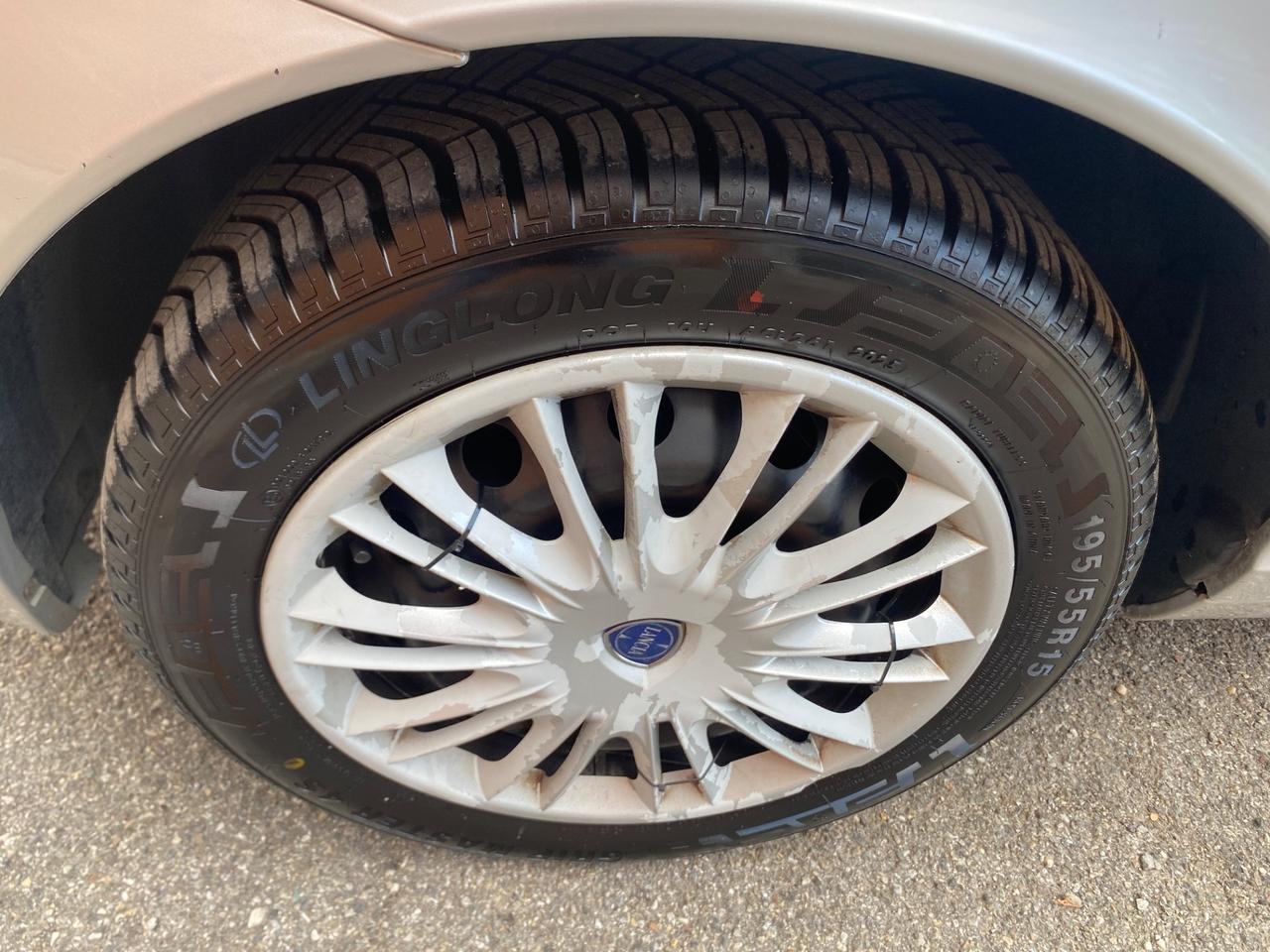 Lancia Ypsilon 1.2 Argento