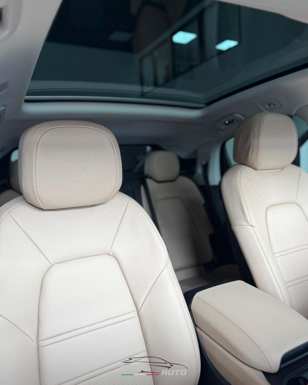 Porsche Cayenne Coupé 3.0 V6 E-Hybrid Black Edition