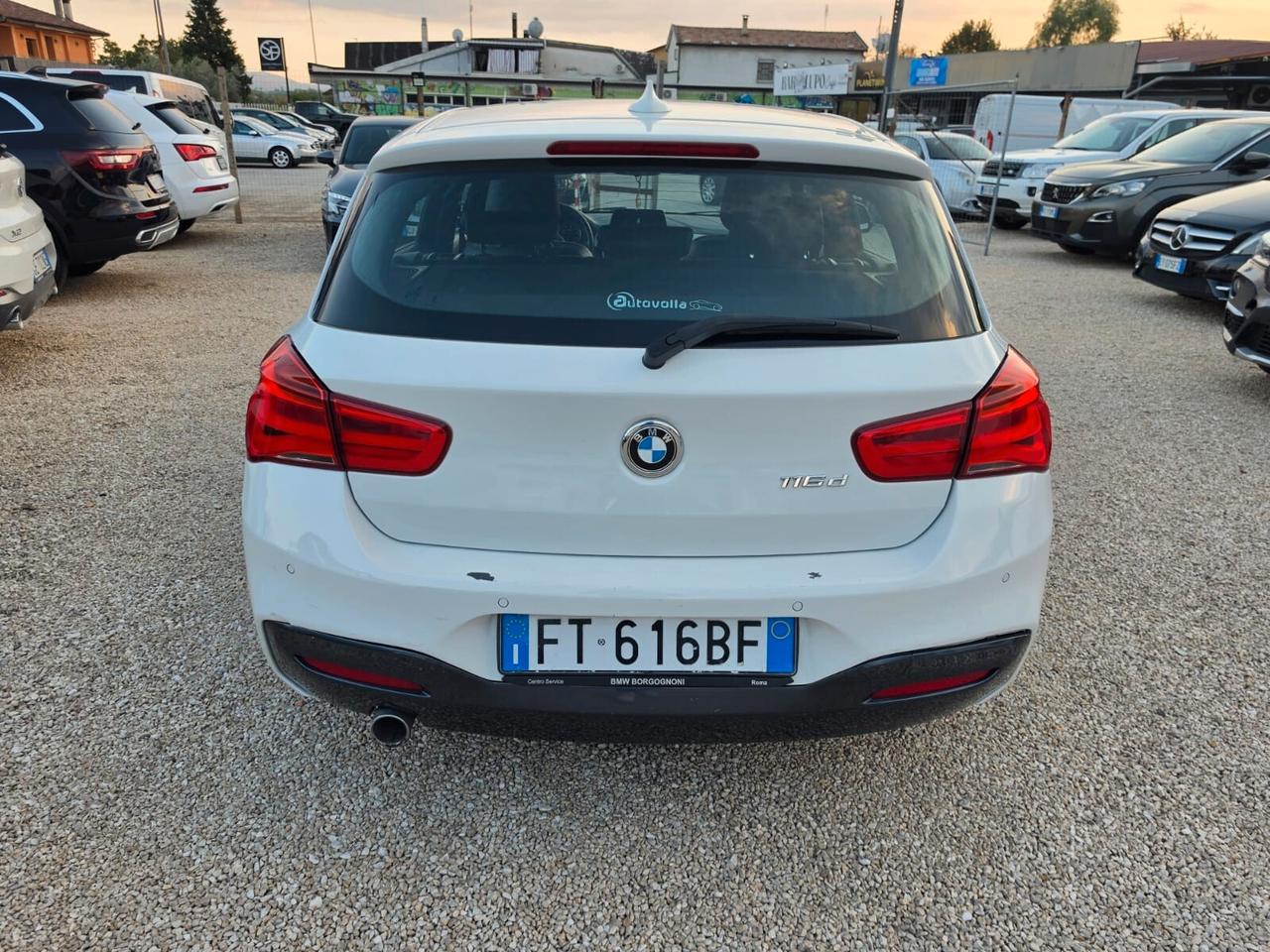 Bmw 116 116d 5p. Urban