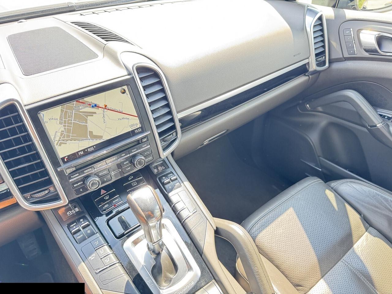 PORSCHE CAYENNE DIESEL NAVI PASM LED