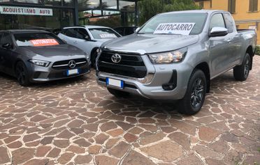 Toyota Hilux 2.4 D-4D 4WD 2 porte 4posti Extra Cab Lounge
