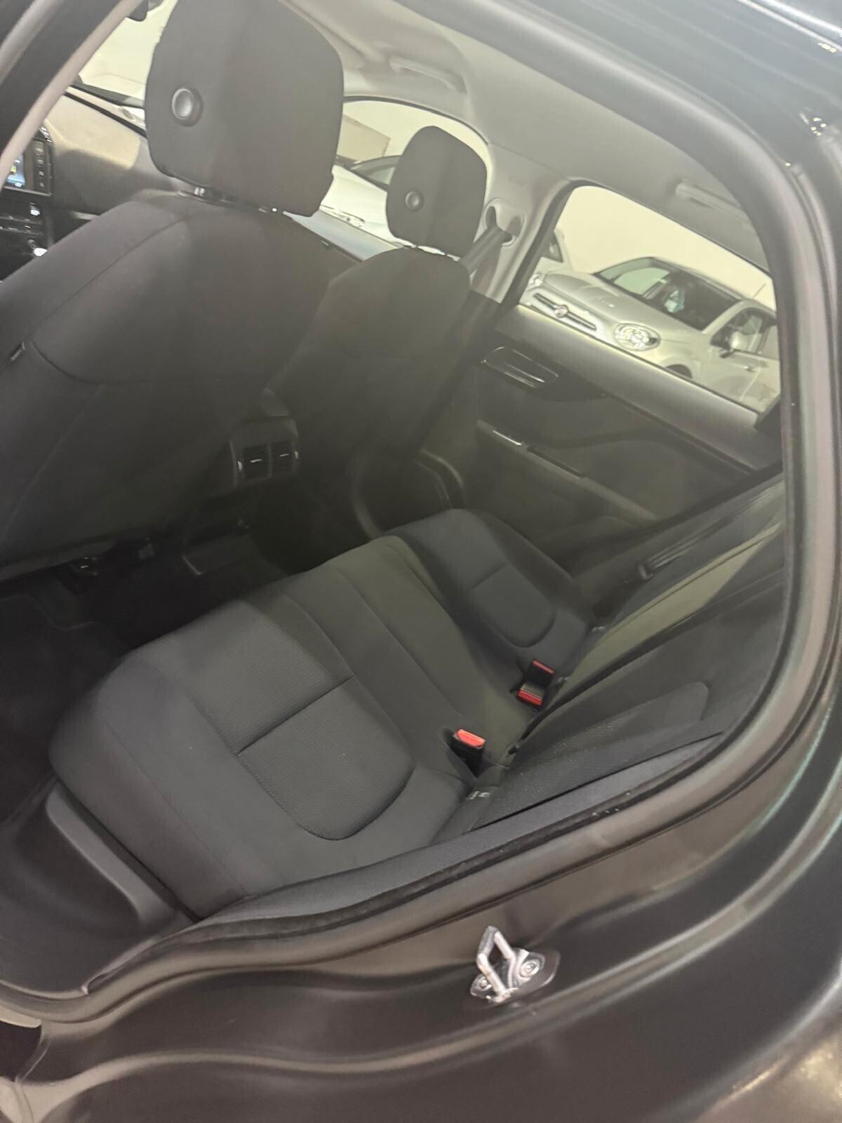 Jaguar F-Pace 2.0 D 180 CV Portfolio