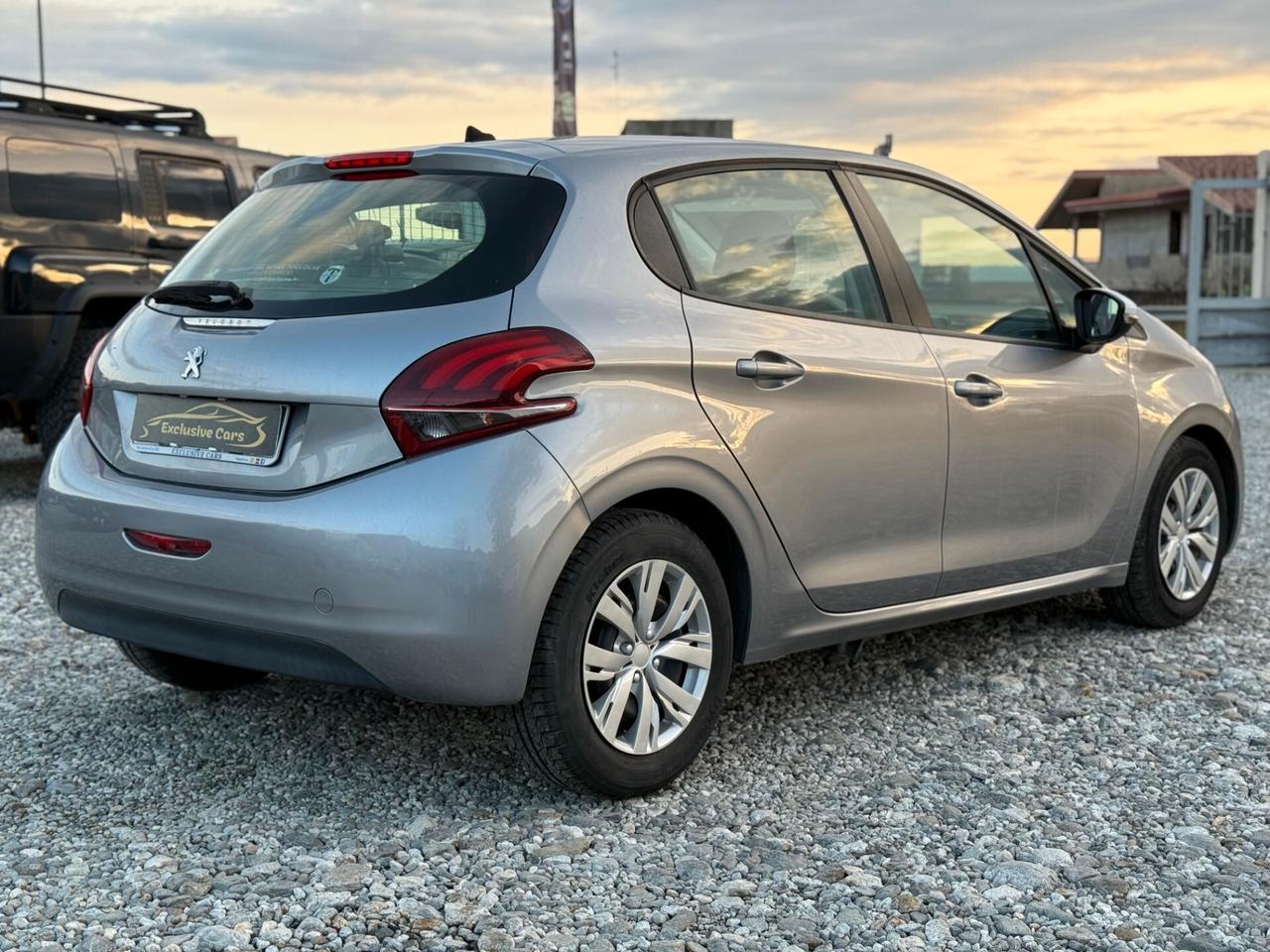 Peugeot 208 PureTech 82 5 porte Allure