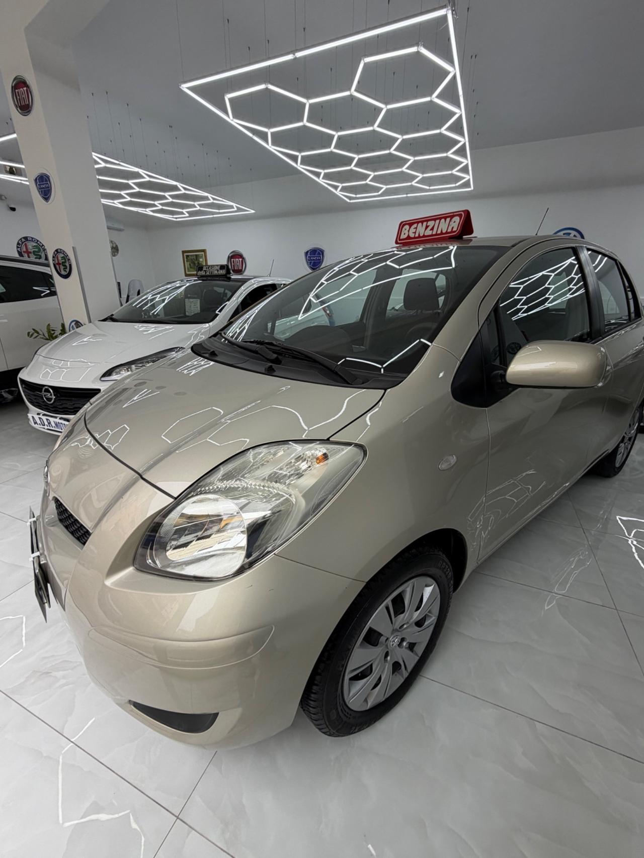 Toyota Yaris 1.0 5 porte