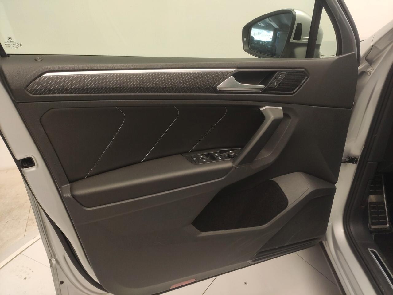 Volkswagen Tiguan 2.0 TDI 150 CV SCR DSG R-Line