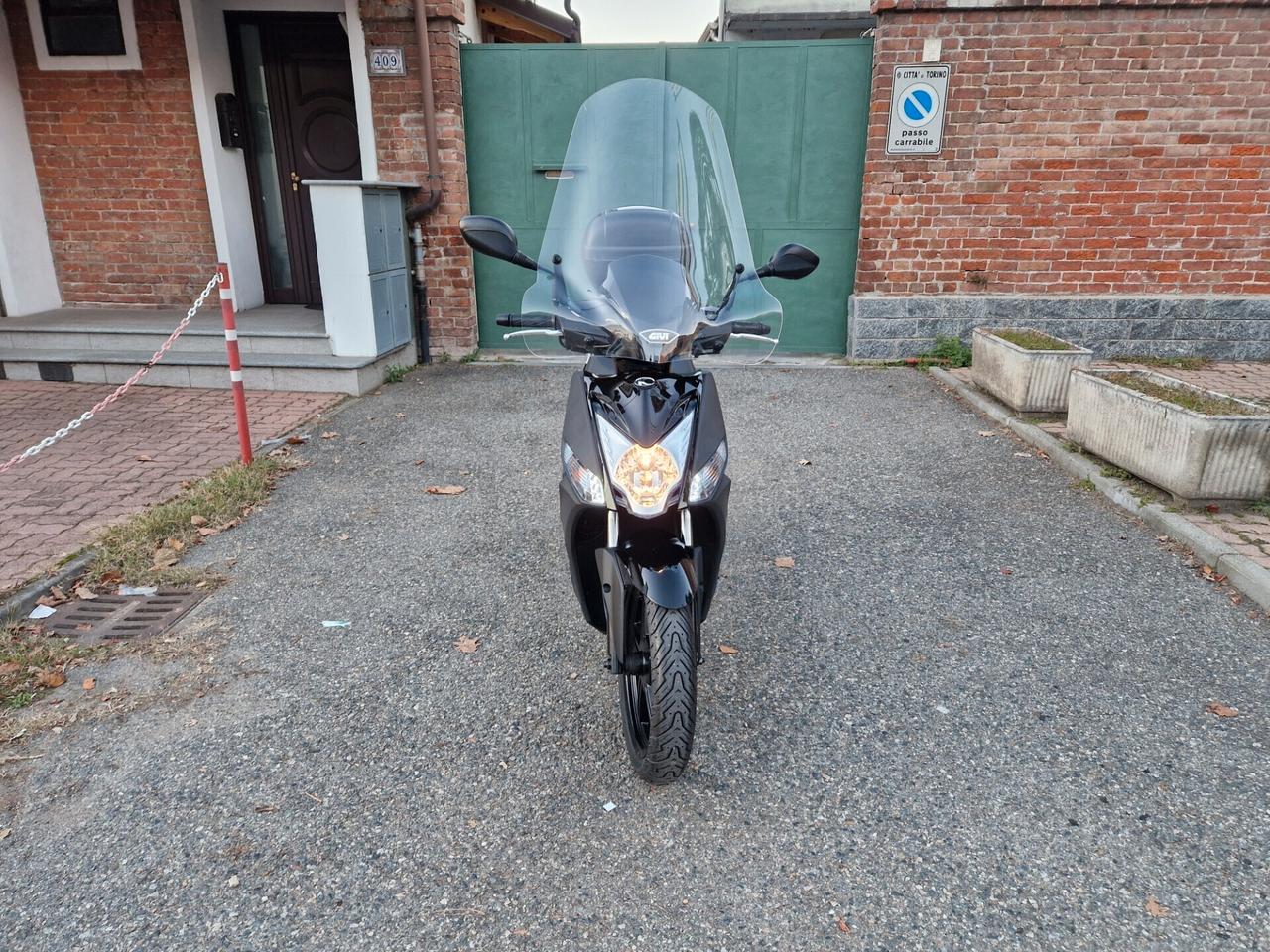 Kymco Agility 200i "SOLO 6.500 km" Parabrezza, Bauletto