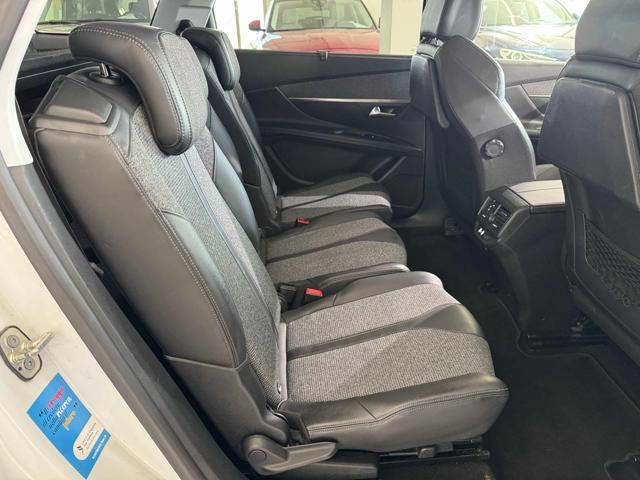 PEUGEOT 5008 BlueHDi 130 S&S Allure