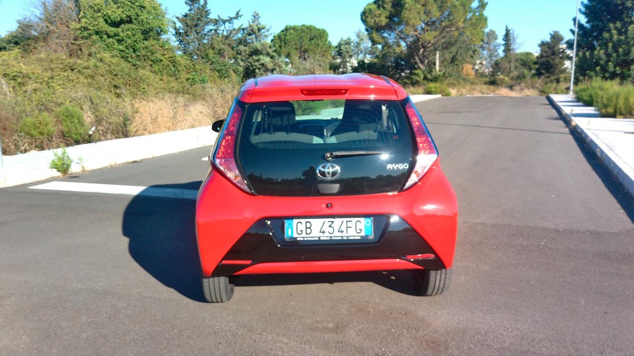 Toyota Aygo 1.0 VVT-i 69 CV 5 porte x-cool TSS