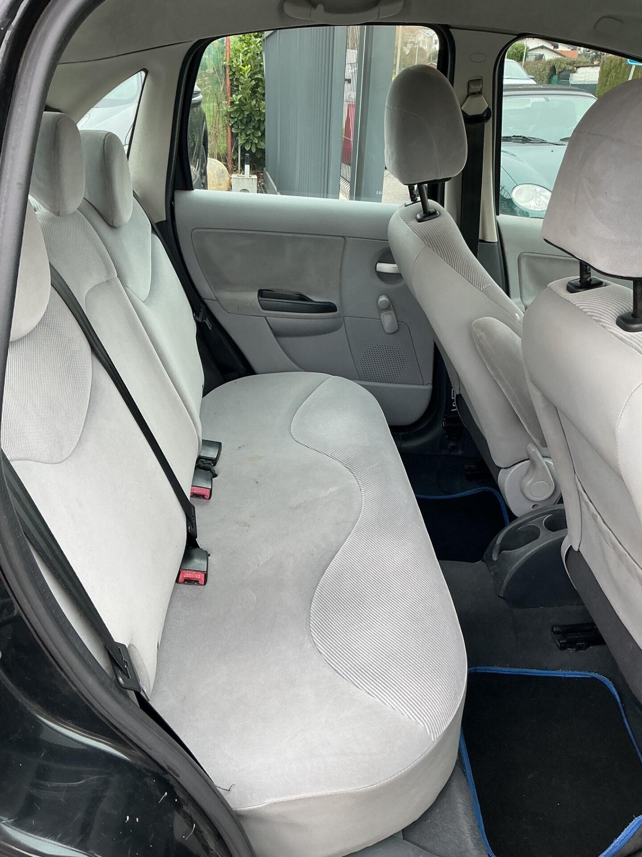 Citroen C3 1.1 airdream Gold by Pinko