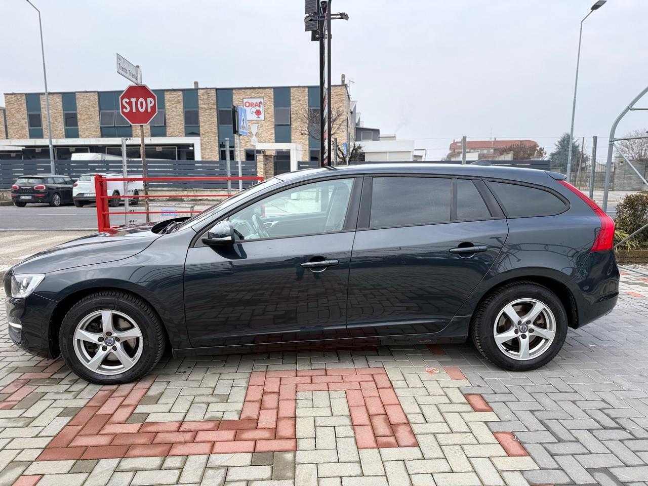 Volvo V60 D2 Geartronic Momentum 84000 KM