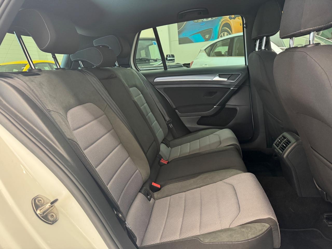 Volkswagen Golf R-LINE SPORT 150 CV