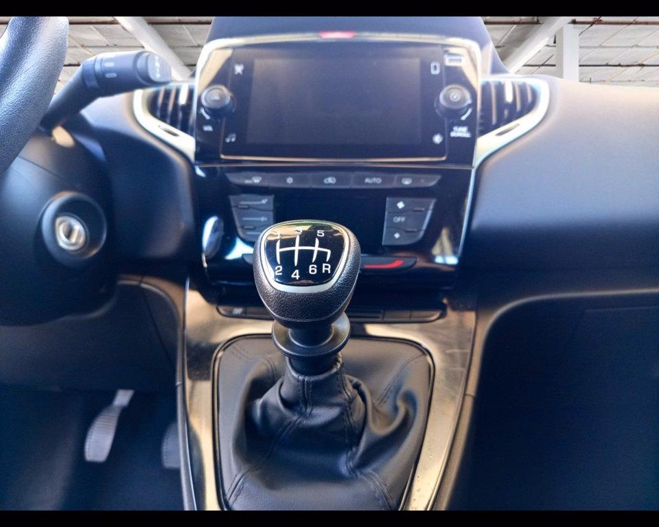 LANCIA Ypsilon 1.0 firefly hybrid Gold s&s 70cv 5p.ti del 2024