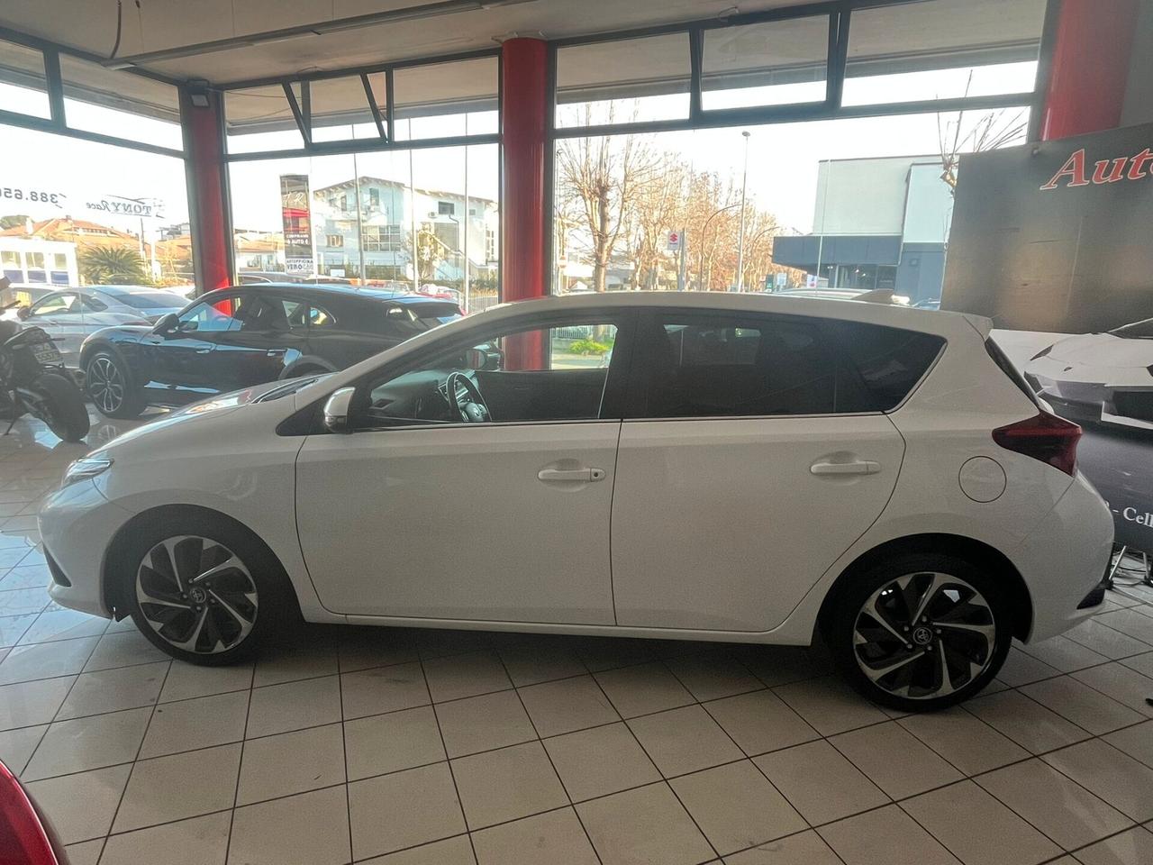 Toyota Auris 1.4 D-4D Active