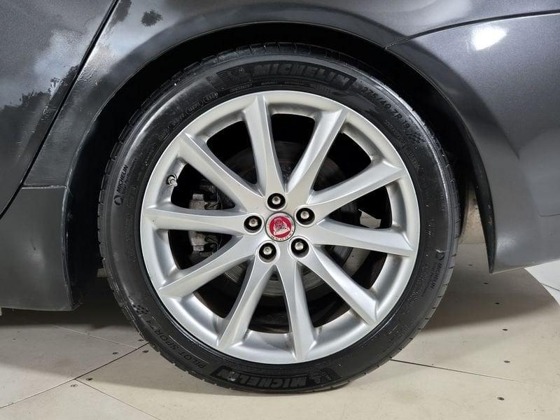 Jaguar XJ 3.0d V6 Portfolio auto my13