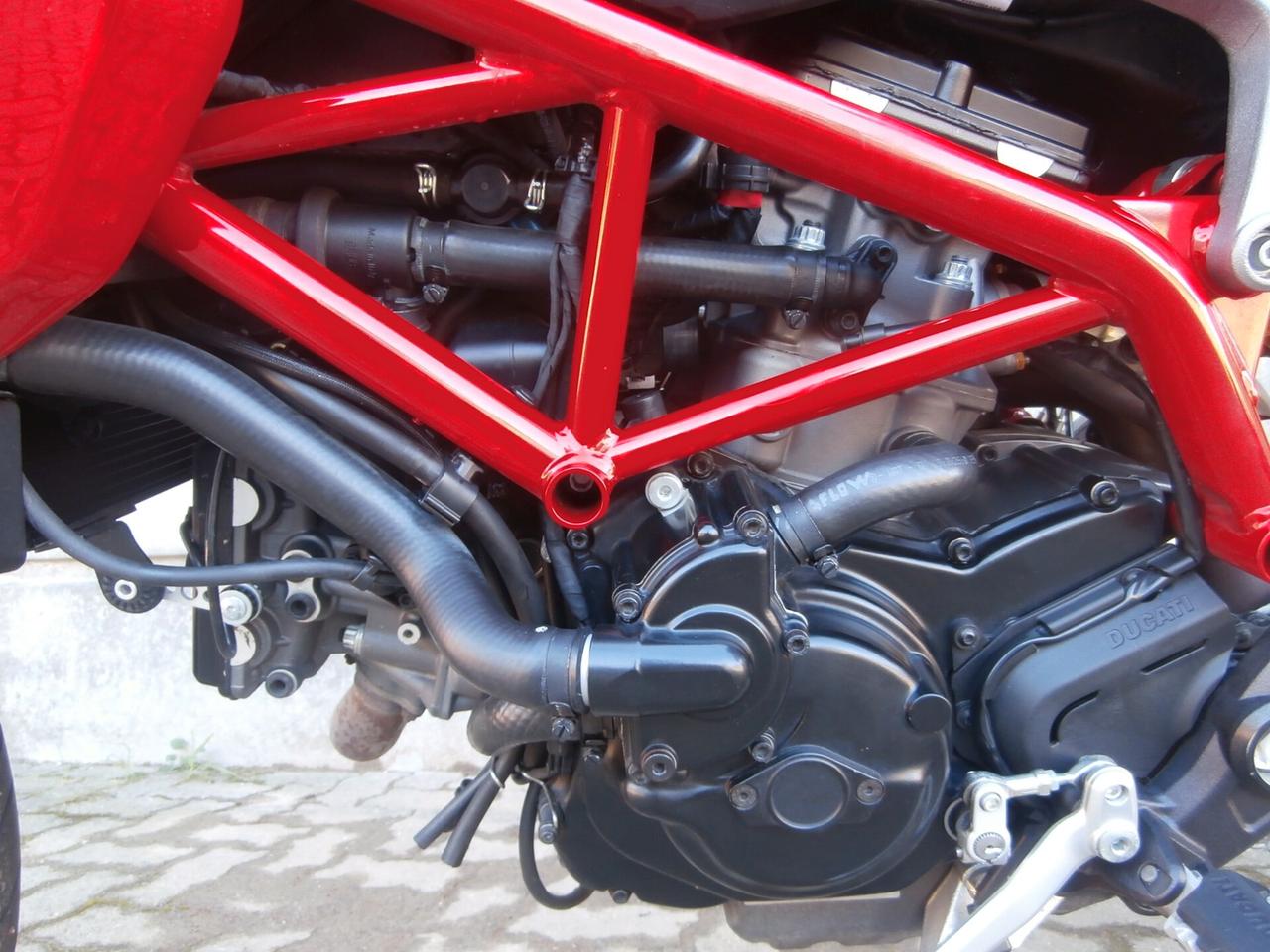 Ducati Hyperstrada 821 del 2014 Compreso trapasso-tagliando-garanzia
