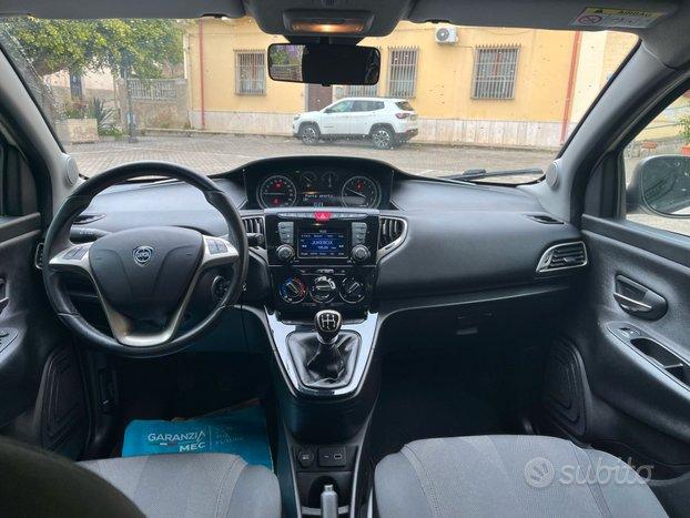 Lancia Ypsilon 1.2 69 CV 5 porte S&S Platinum CV 6