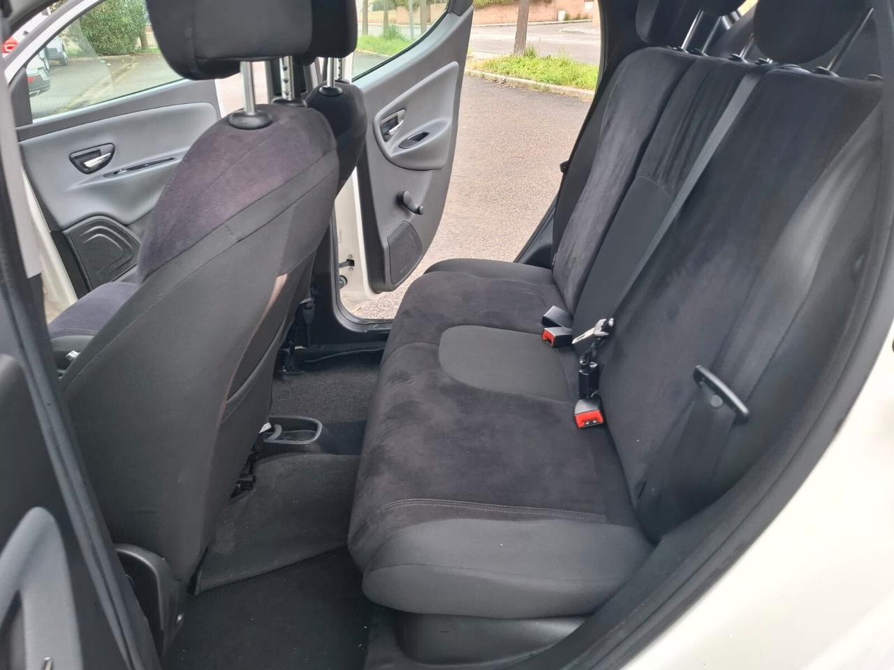 Lancia Ypsilon 1.2 del 2012 SOLO 133.000 KM