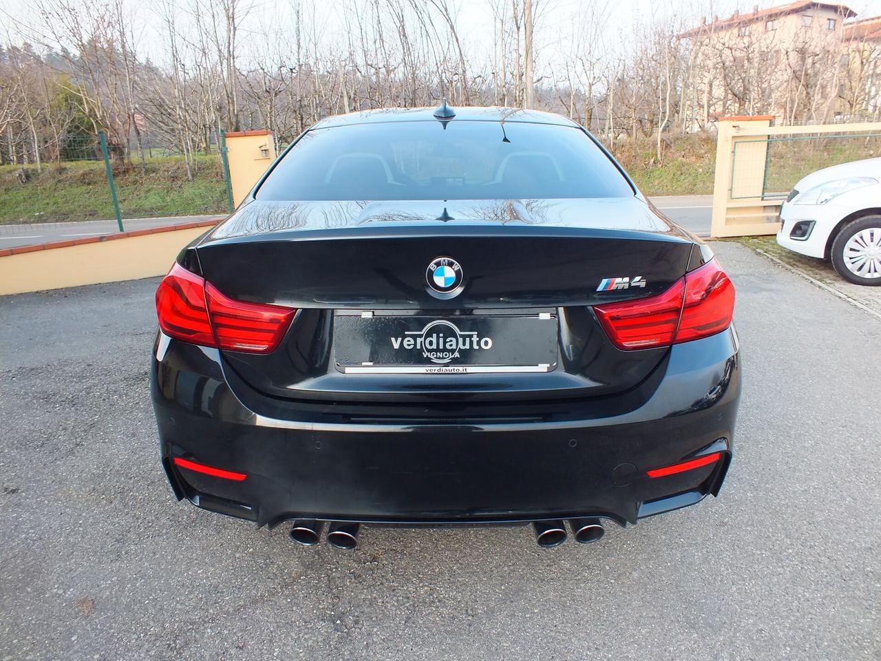 BMW M4 COUPE'