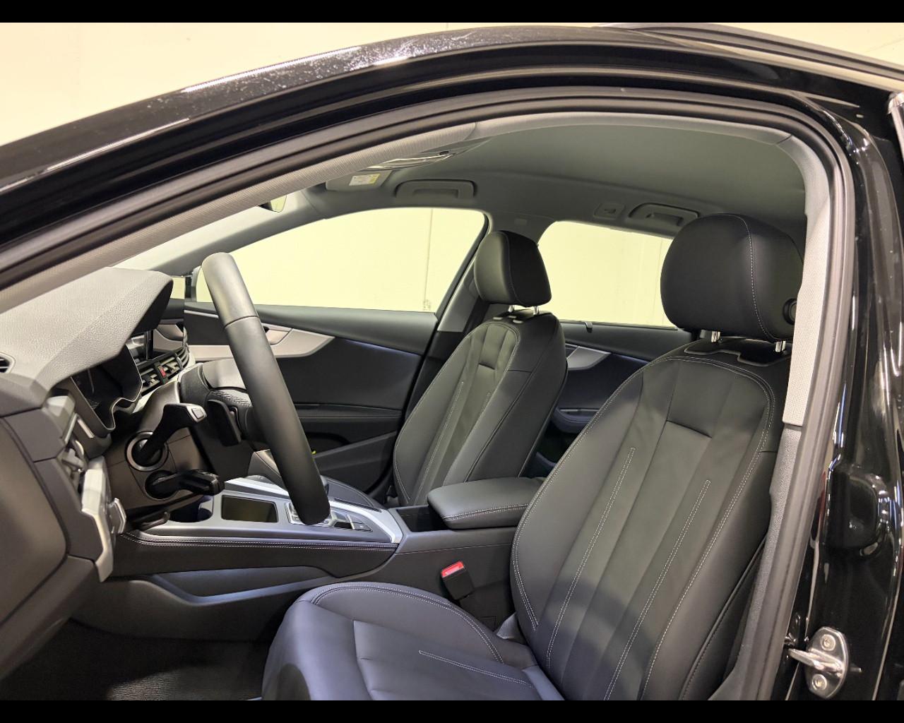 AUDI A4 AVANT 35 TFSI MHEV S-TRONIC BUSINESS ADVANCED