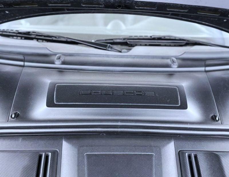 Porsche 911 CARRERA 4 Cabriolet GTS PDK