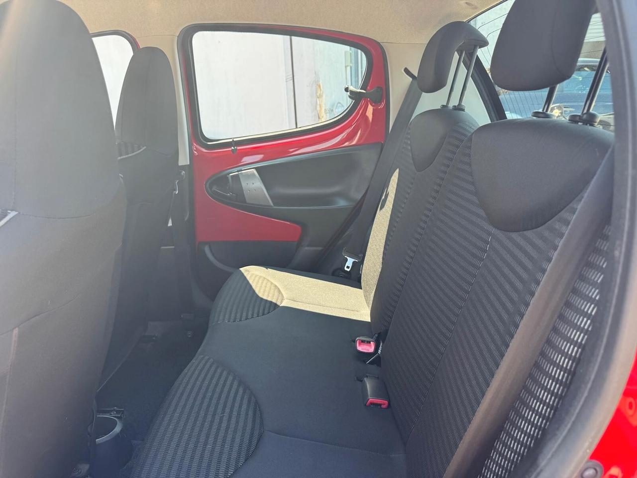 Peugeot 107 1.0 5p. Superga 60000 km!!!