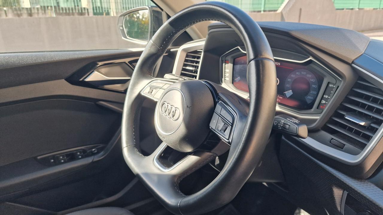 Audi A1 1.0 TFSI S-TRONIC S-LINE 116CV