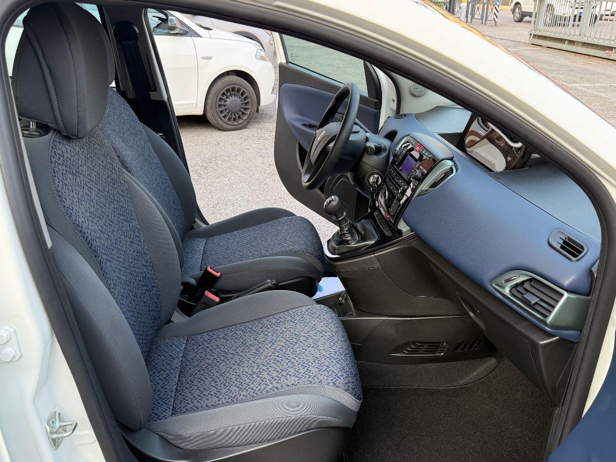 LANCIA - Ypsilon - 1.0 FireFly 5p. S&S Hybrid Oro