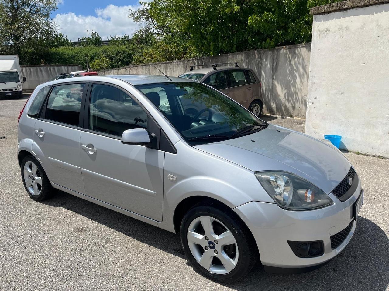 Ford fiesta 5 P-1.4 tdci- km 90000-2007