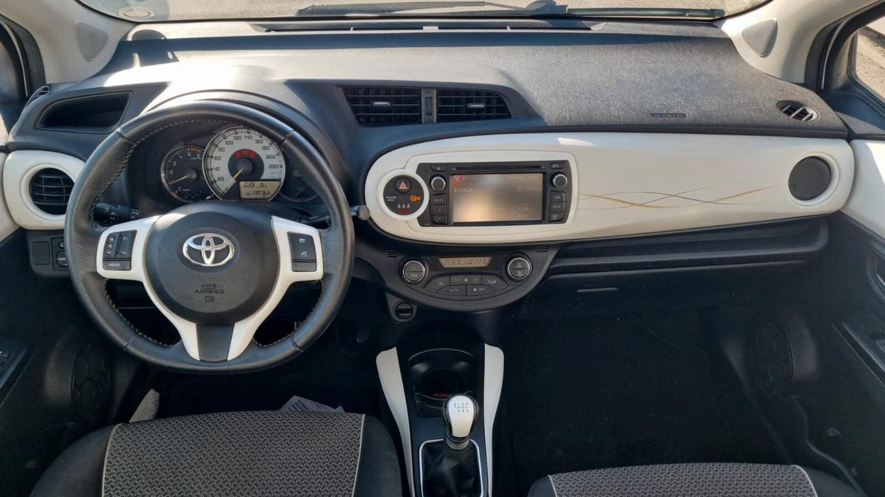 Toyota Yaris 1.4 D-4D 5 porte Lounge 90CV-66KW
