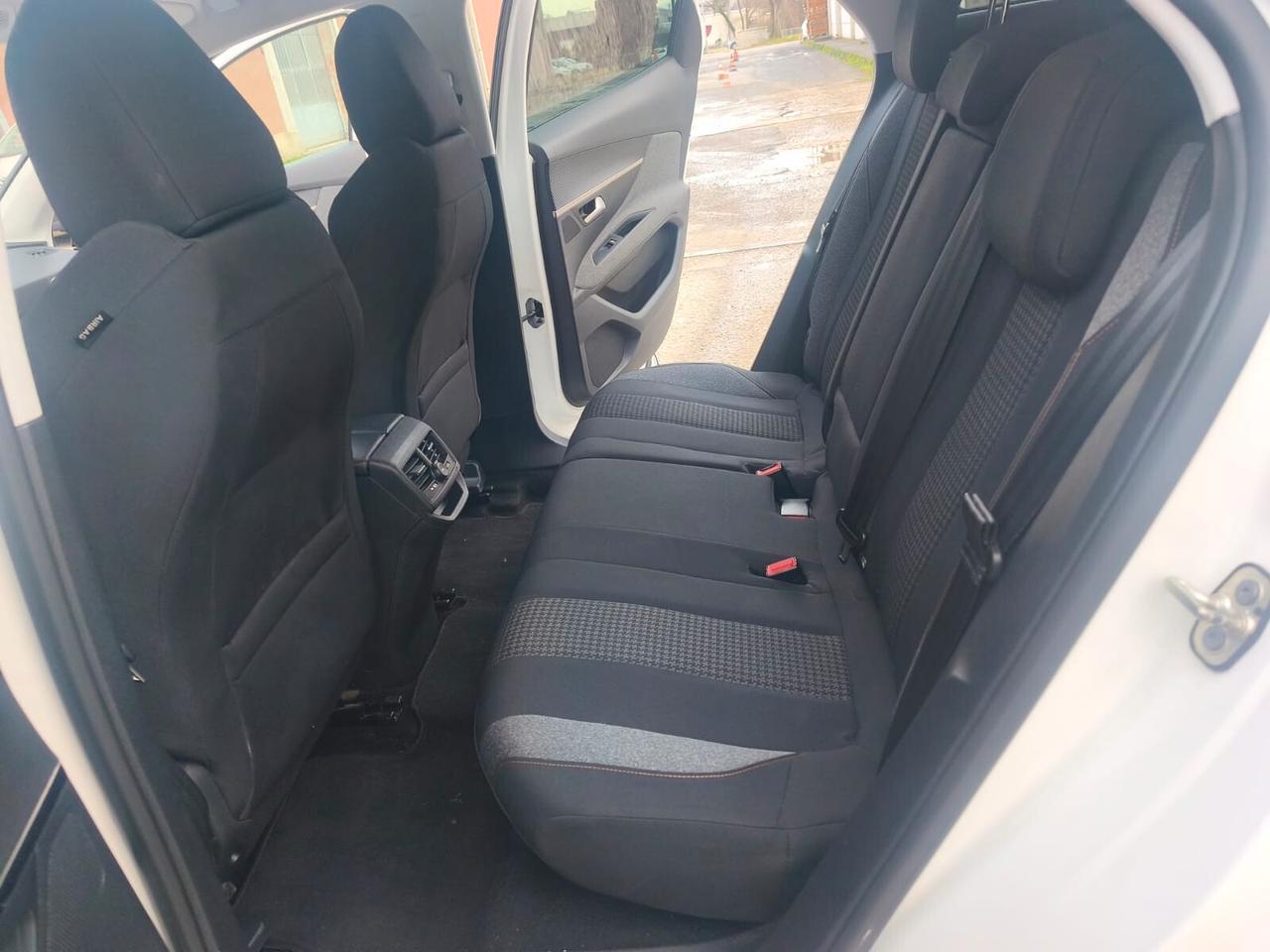 Peugeot 3008 2020---1.5 Diesel