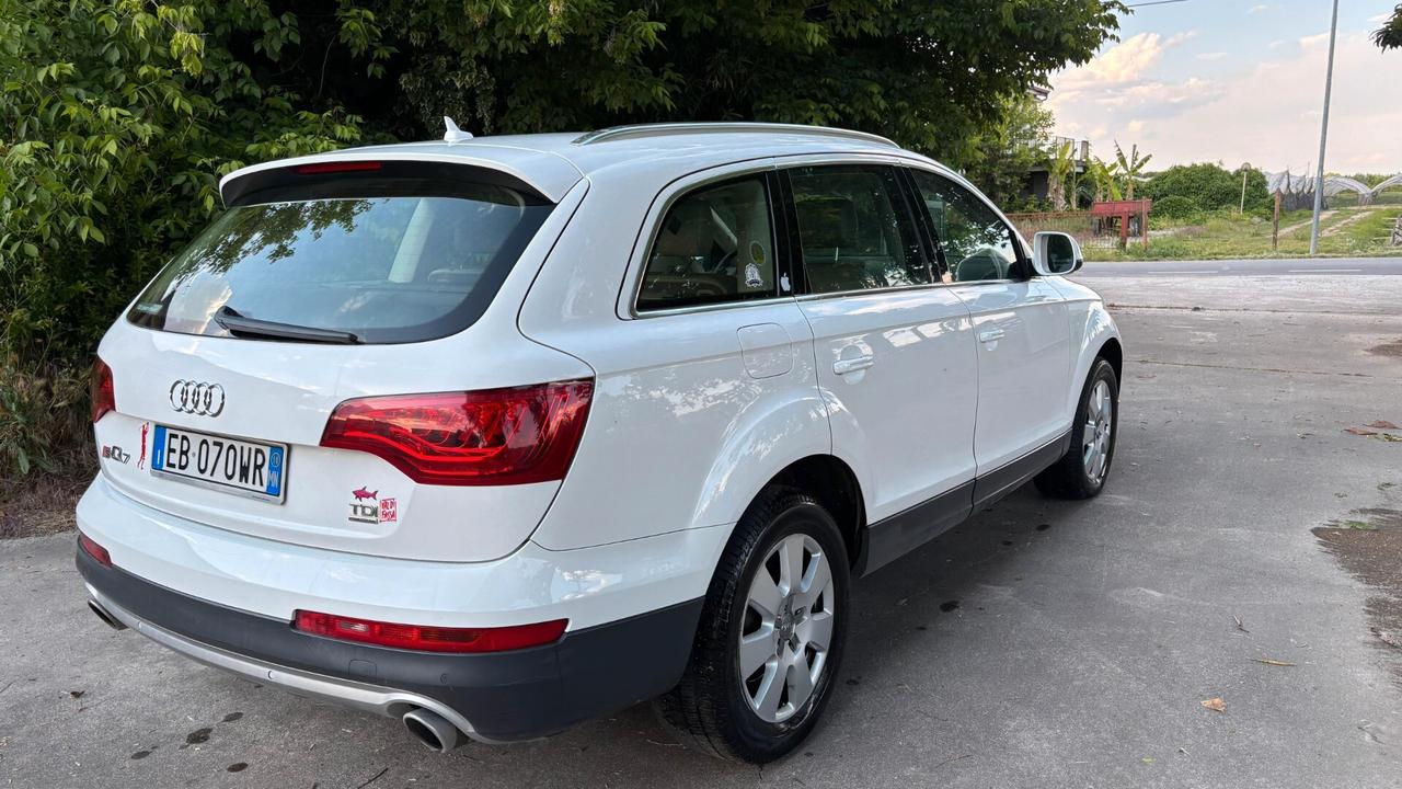 Audi Q7 3.0 TDI 240 CV clean diesel quattro tip. Advanced Plus