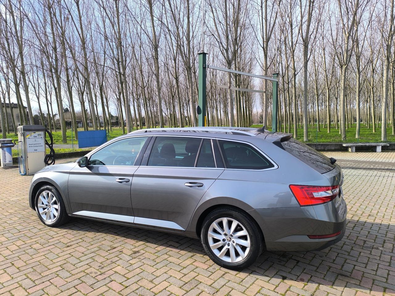 Skoda Superb 2.0 TDI EVO 150 CV SCR DSG Wagon Executive