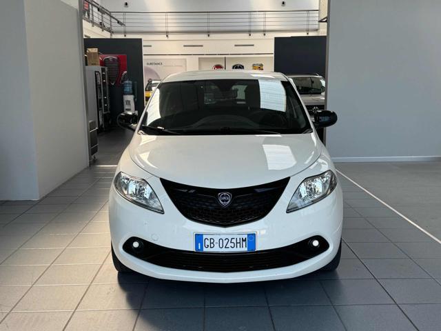 LANCIA Ypsilon 1.0 FireFly 5 porte S&S Hybrid Ecochic Silver