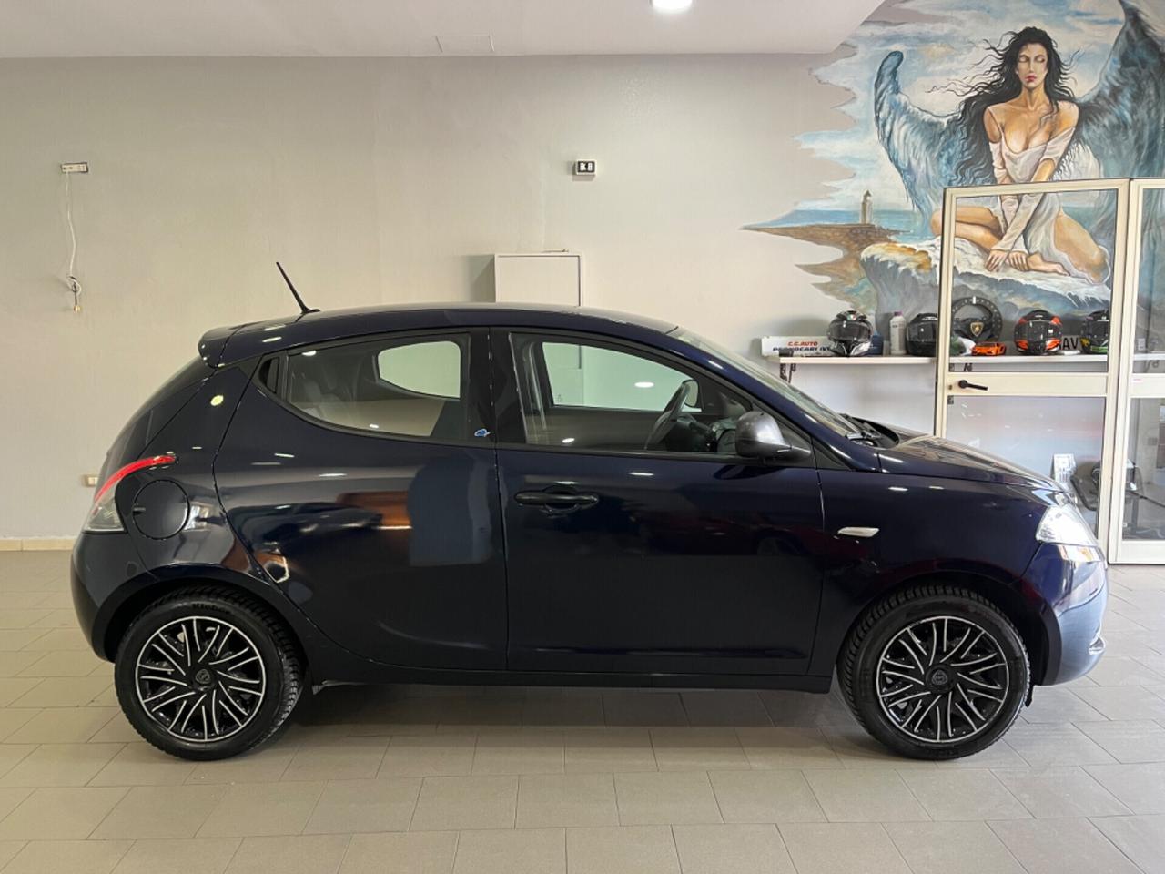 Lancia Ypsilon 1.2 69 CV 5 porte S&S Platinum