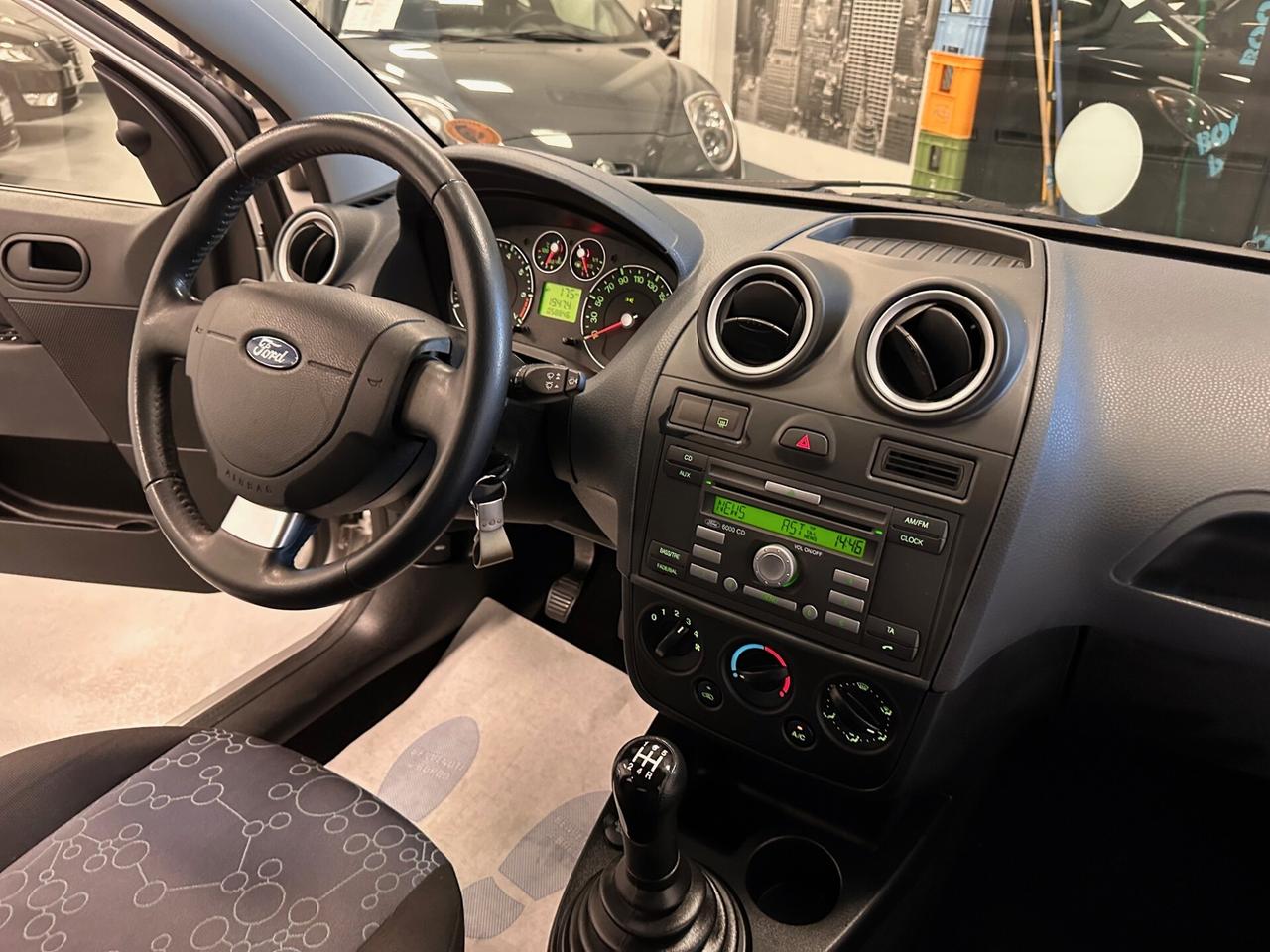 FORD FIESTA 1.2 BENZIA 5P. (58000 MILA KM)